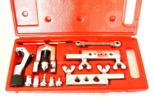 [E-COM0417] HERRAMIENTAS DE ABOCARDADO
"5/8